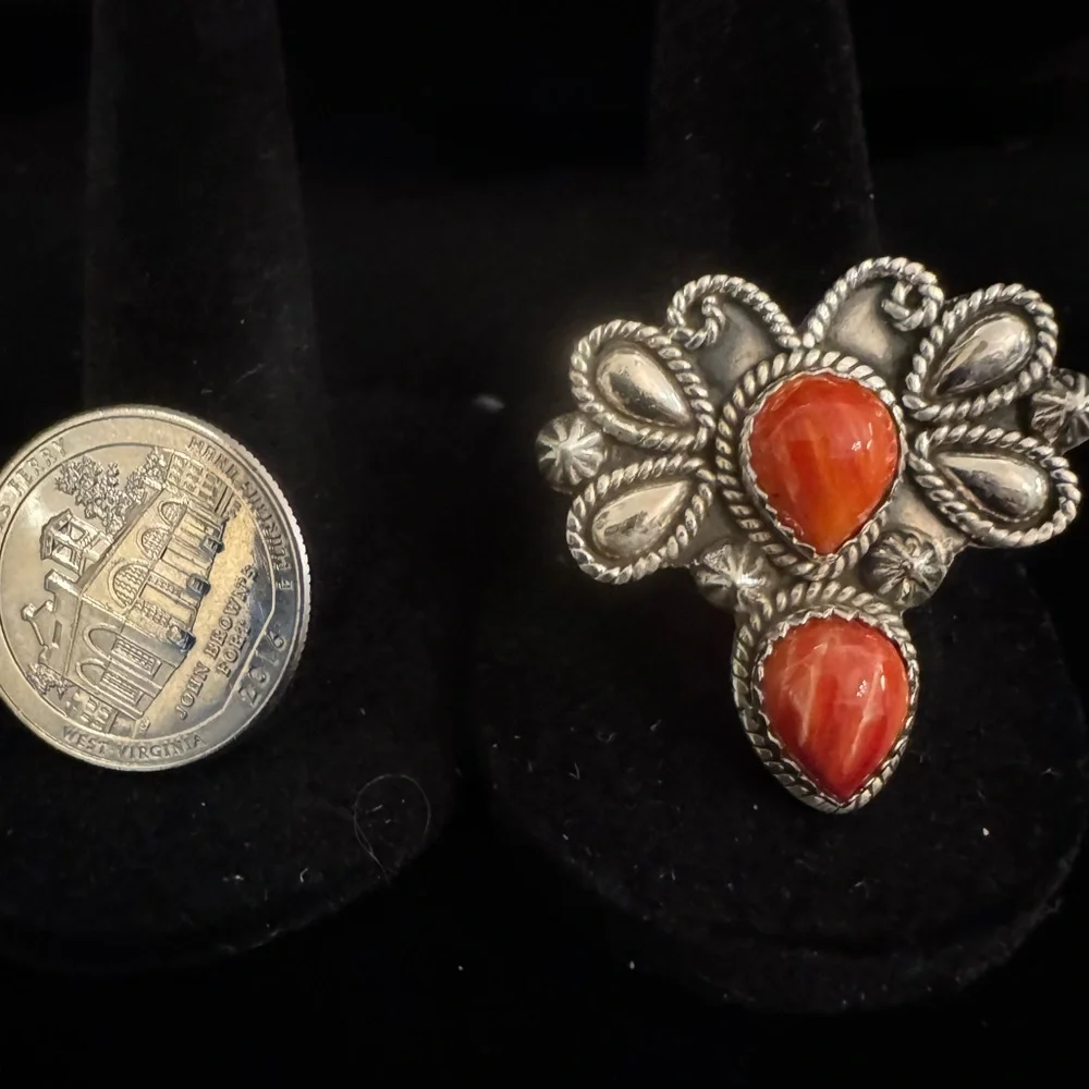 Elegant sterling Silver‎ and spiny oyster Women's Ring Native American made